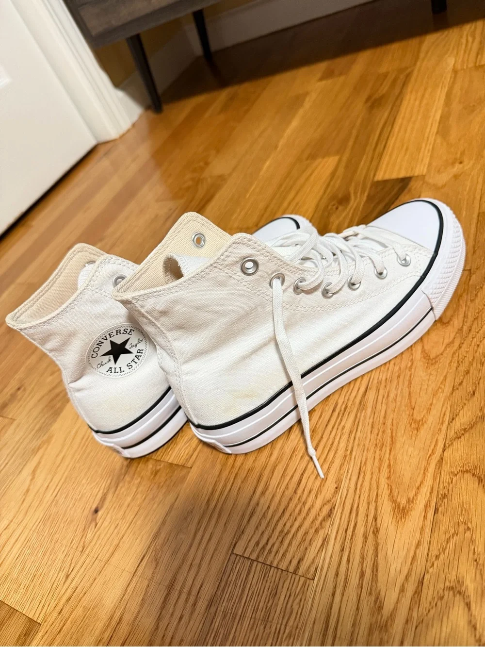 Converse upper design